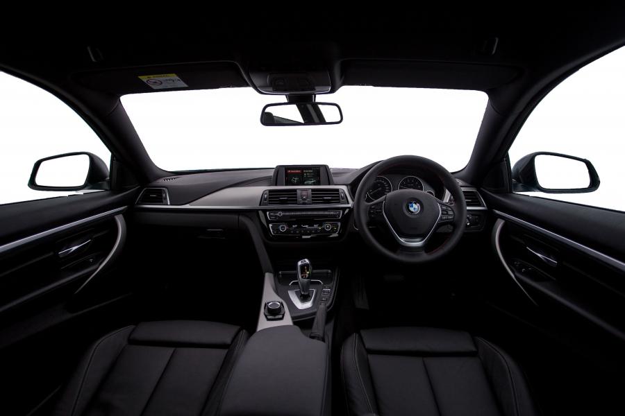 Торпедо BMW 420i Coupe Sport Line 2017 года  (MY) (фото 8 из 8)